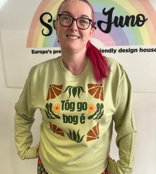 Tóg go bog é Sweater Adult